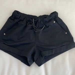 Lulu lemon black cuffed shorts